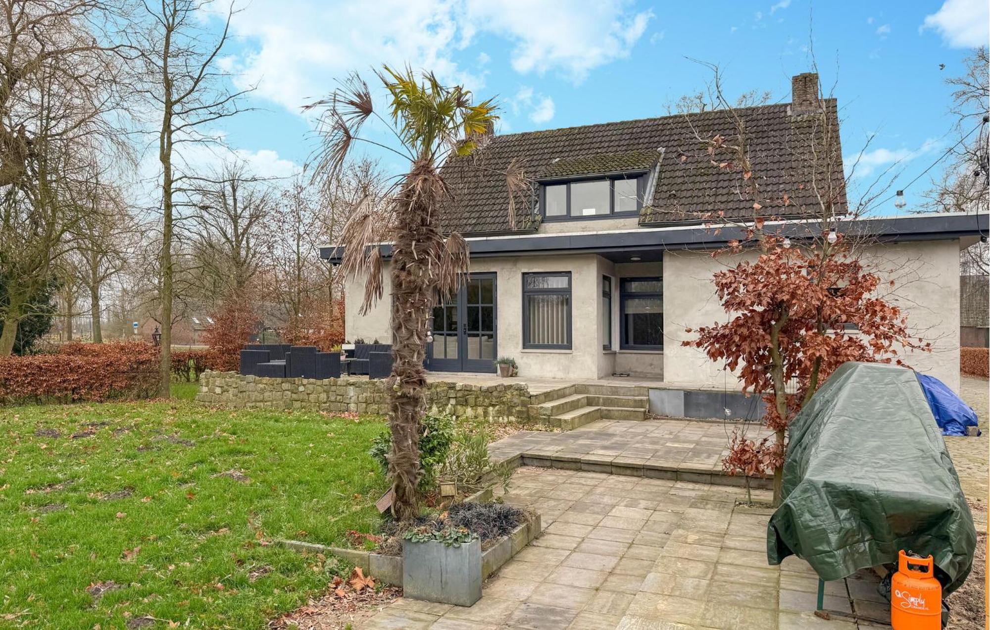 Beautiful Home In Son En Breugel With House A Panoramic View Exterior photo